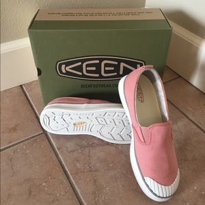 keen elsa slip on sneaker